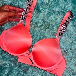 Victoria’s Secret Push Up Shine Strap Bra